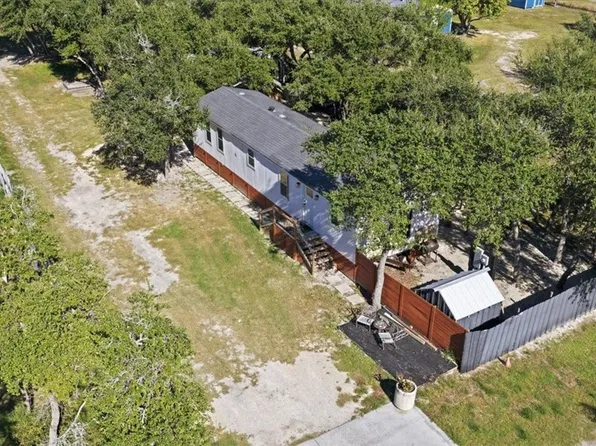 2130 Sawyer Ln, Aransas Pass, TX 78336