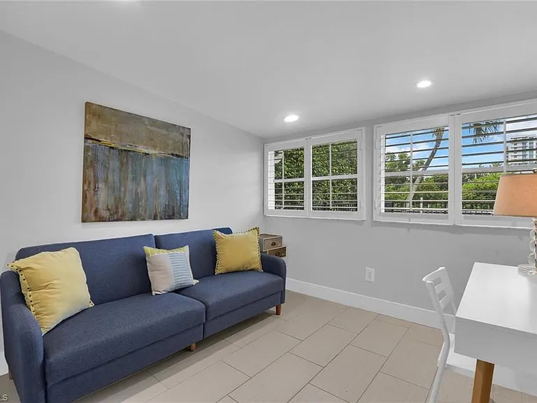 2048 Harbor Ln — Photo 23