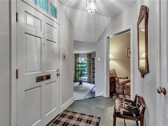4th image of 38 Saint Georges Sq