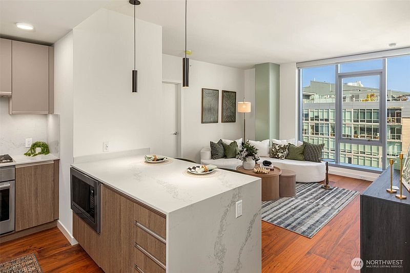 3rd image of 800 Columbia Street #2305