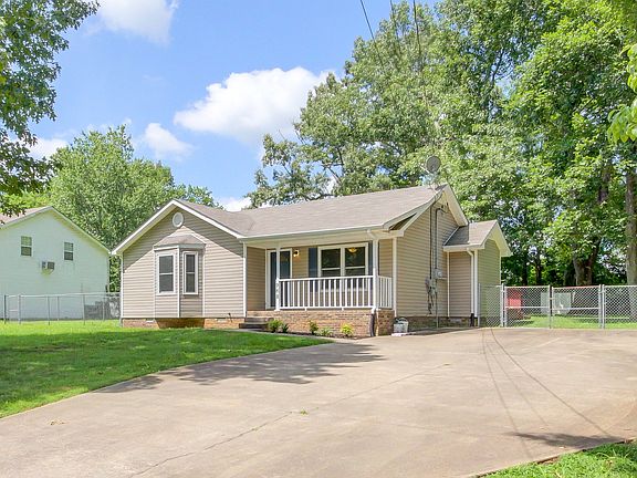 2nd image of 968 Merritt Lewis Ln