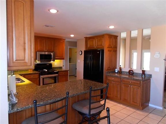 4th image of 320 Cottonwood Dr