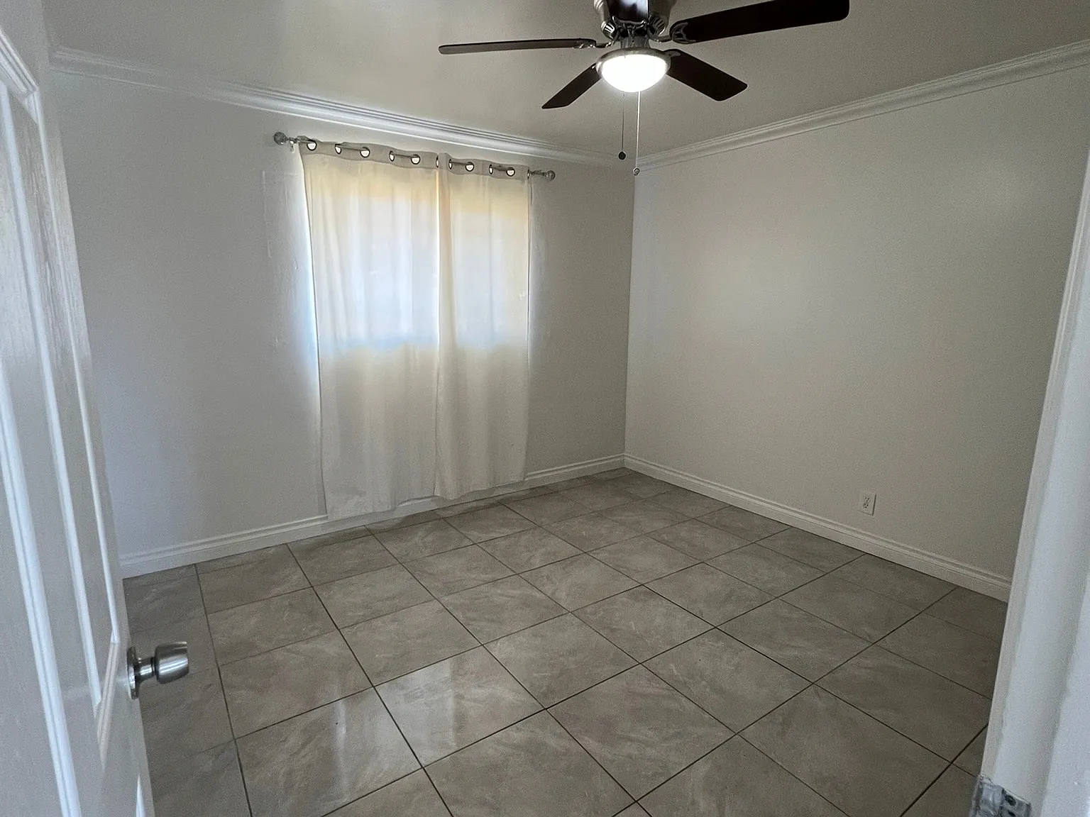 2 bed, 896 sqft, $1,500 — Photo 3