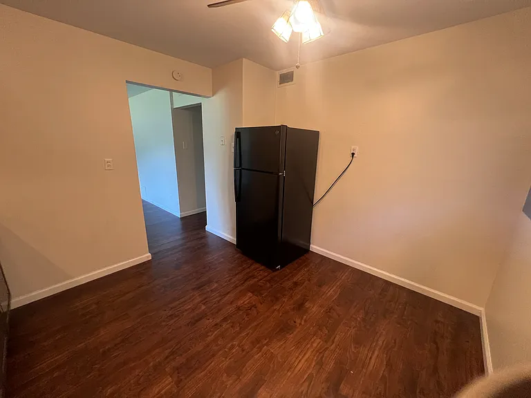 824 Loyola Dr #824 — Photo 6