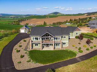 1018 Skyview Loop, Moscow, ID 83843