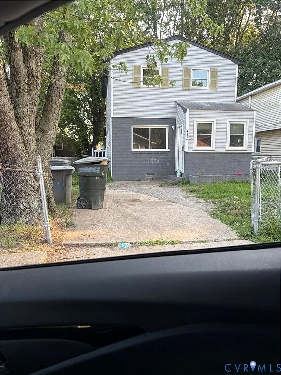 4 bed, 1.5 bath, 1700 sqft, $2,700 — Photo 1