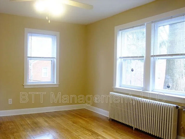 8405 Greenwood Ave #3 — Photo 10