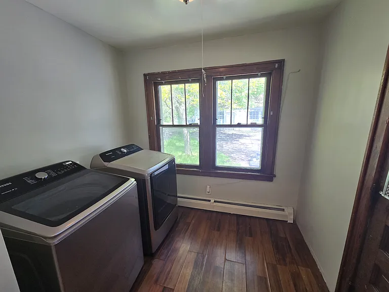 516 Winspear Ave #1 — Photo 18