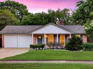6051 Golden Forest Dr, Houston, TX 77092
