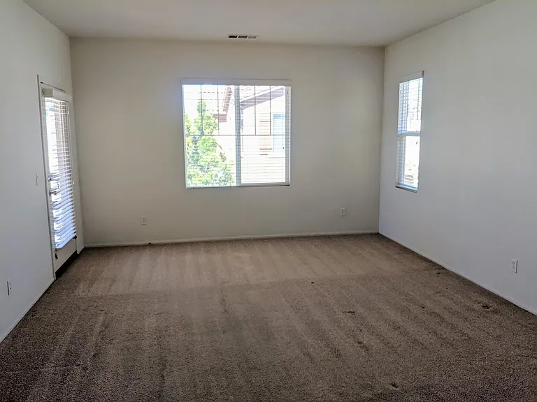 31842 Domenoe Way — Photo 9
