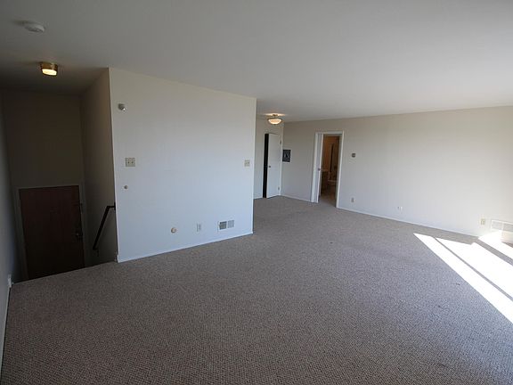 4th image of 10 Gardenside Dr APT 8