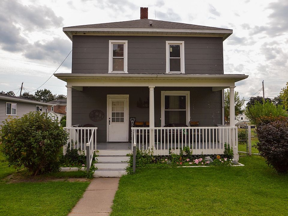 1st image of 610 Dewey St