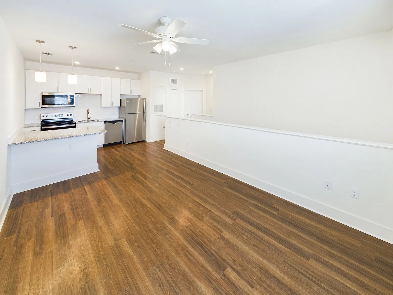 1 bed, 664 sqft, $1,809 — Photo 3