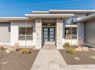 8585 Merlin Dr, Redmond, OR 97756