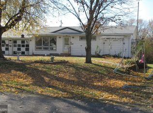 1375 Francis Sartory Rd, Warsaw, IL 62379