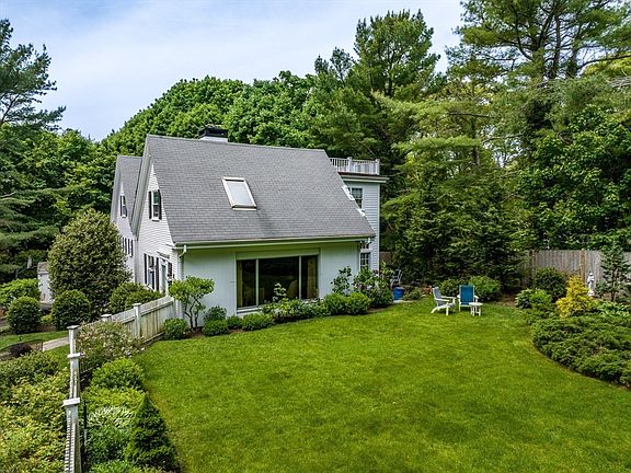 5th image of 156 E Bay Rd