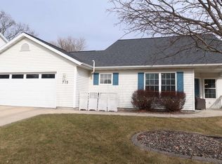 715 N Heatherstone Dr, Sun Prairie, WI 53590