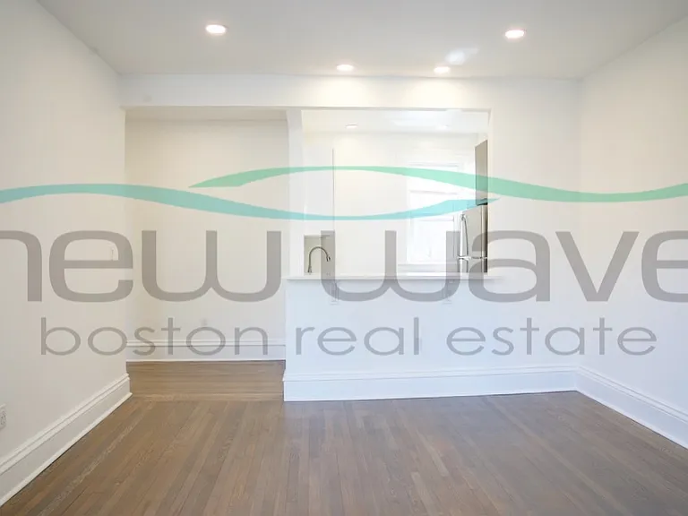 55 Queensberry St #11 — Photo 2