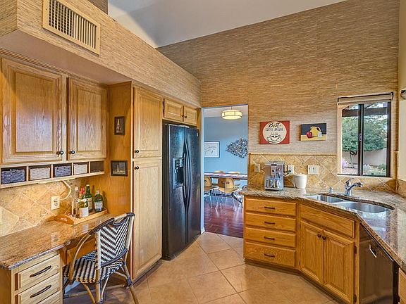 4th image of 38267 S Silverwood Dr