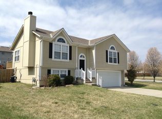 714 Thunder Gulch Dr, Raymore, MO 64083