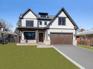 1212 Briarwood Ln, Northbrook, IL