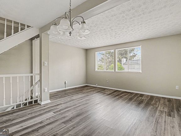 4th image of 844 Regal Path Ln