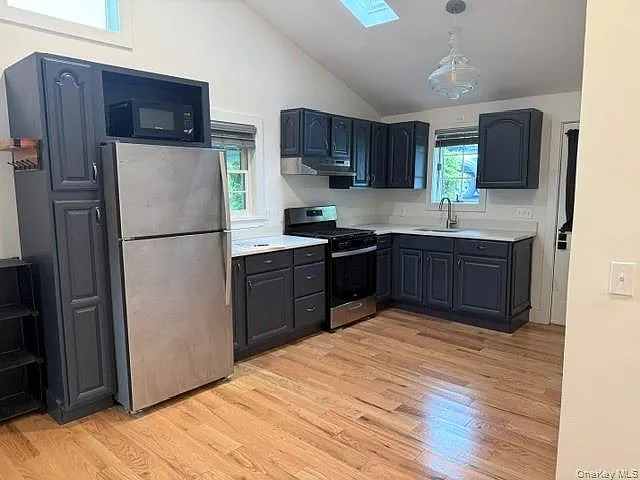41 Chestnut Ave