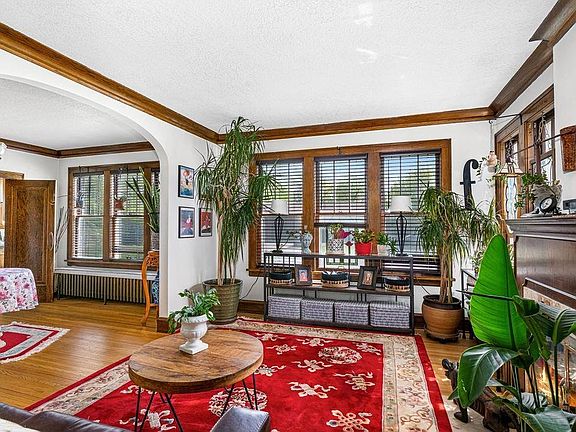 3rd image of 1926 Logan Ave