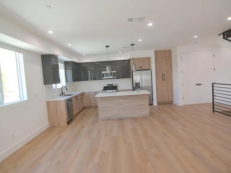 3930 S Wisconsin St — Photo 3