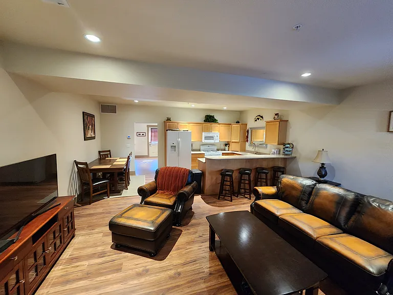 528 Silverleaf Dr — Photo 10