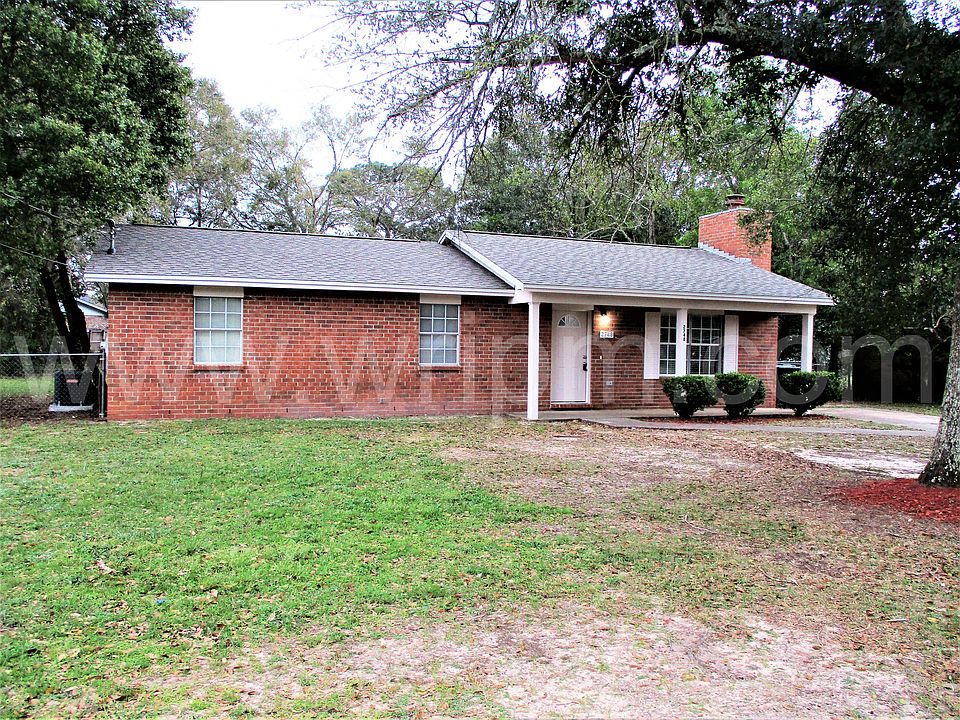 1st image of 2748 Godwin Ln