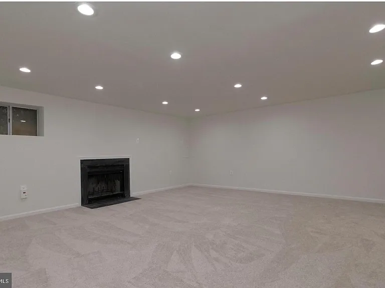 6120 Old Brentford Ct — Photo 40