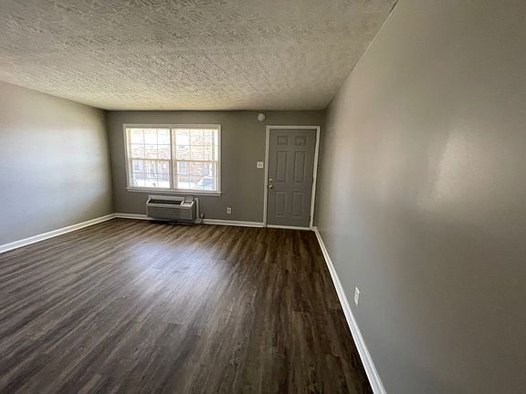 2nd image of 1590 Martha Ct #5