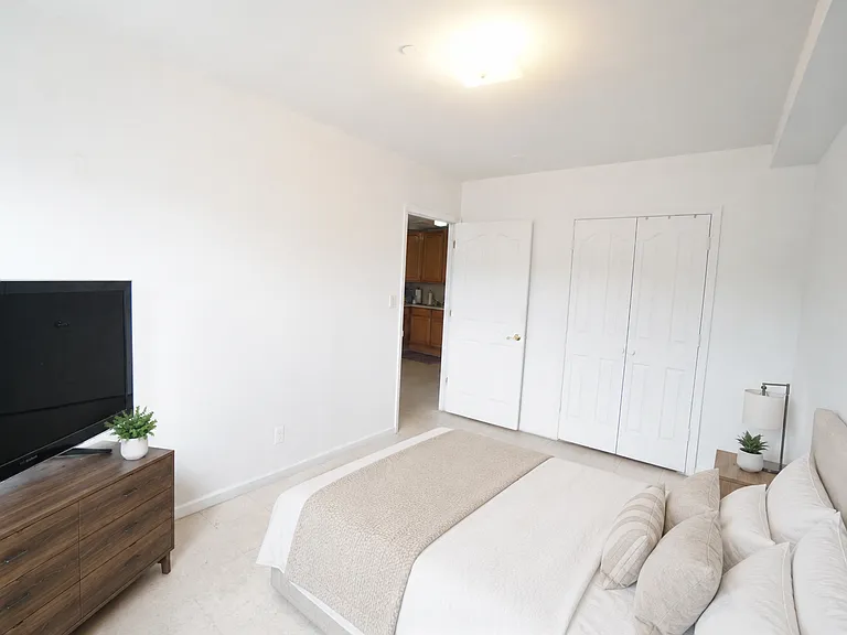 728 5th Ave #D1 — Photo 5