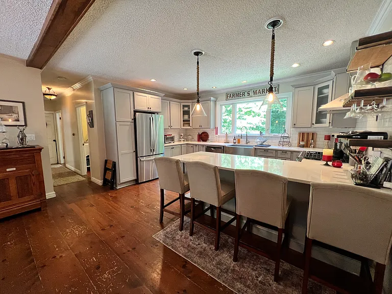 565 Moulton Ln — Photo 7