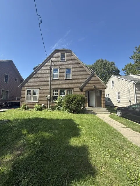 3 bed, 1450 sqft, $1,400 — Photo 1