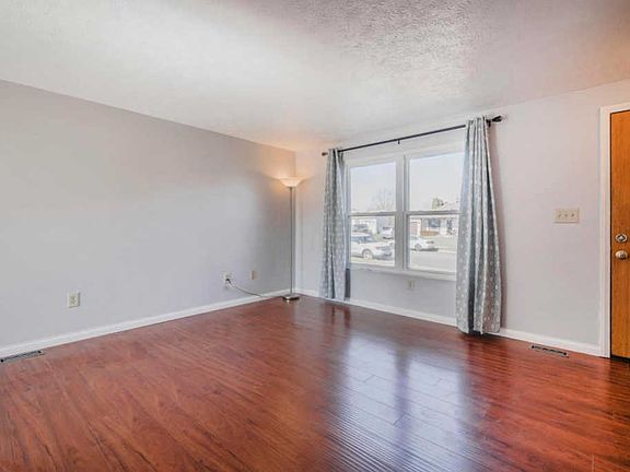 5th image of 832 Cherry Bud Dr