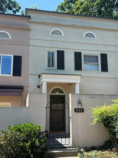 1564 Garden Ct
