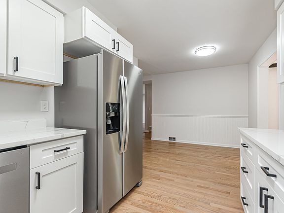 4th image of 2758 Lancaster Dr