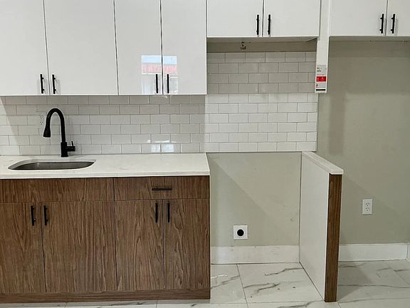 2nd image of 376 Avon Ave #4