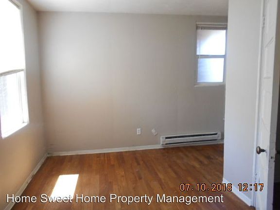 3rd image of 721 N K St APT 1