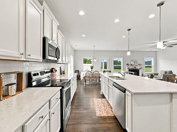 3rd image of 79 Pleasant Grove Ct
