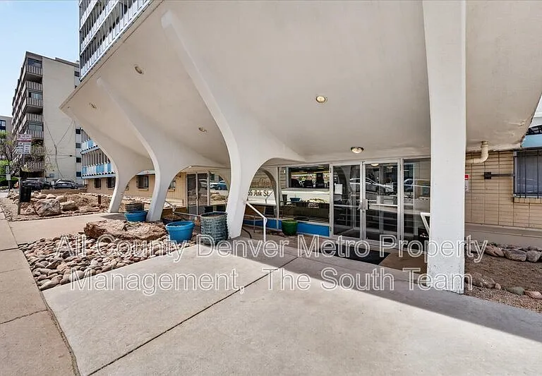 1155 Ash St #304 — Photo 2