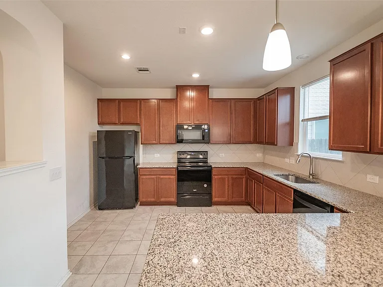 6412 Carriage Pines Dr — Photo 6