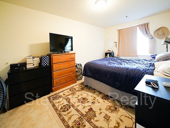 4th image of 30-13 30th St #2R
