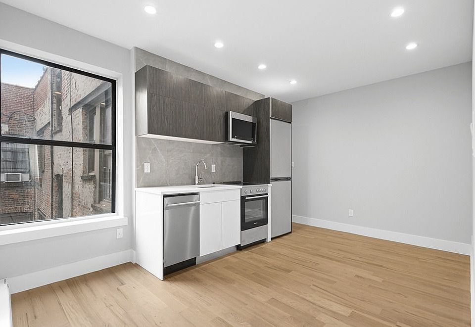 1st image of 1569 Lexington Ave APT 25