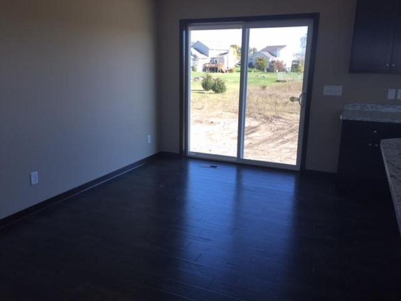 5th image of 23600 Quay St