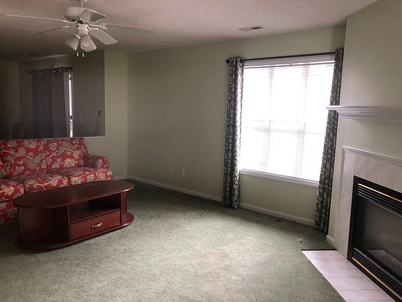 4th image of 3302 D Mulberry Ln