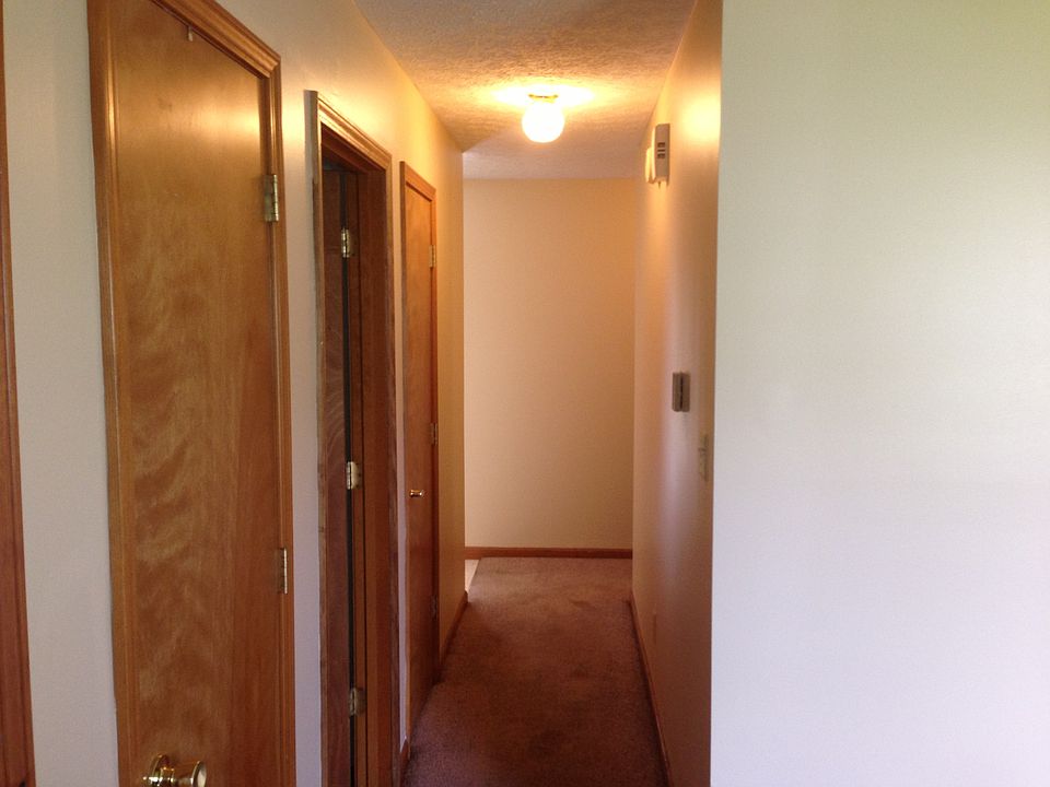 1st image of 522 S Village Ct