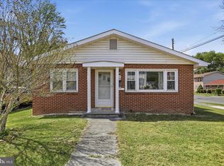 189 N High St, Romney, WV 26757
